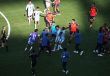 Μουντιάλ 2026: Χάος μετά τη λήξη του τελικού με σύρραξη στο χορτάρι
