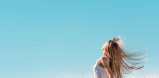 Ελευθερία ‒ Επανάσταση ‒ Απομόνωση ‒ Αθωότητα: Ζώντας με τον Εαυτό μας όπως είναι