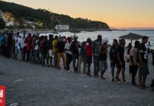 «Απόβαση» μεταναστών από φουσκωτό σε διάσημη παραλία της Ισπανίας – Εκπληκτοι οι τουρίστες