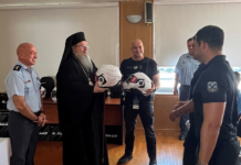 H Μητρόπολη δώρισε 40 κράνη μοτοσικλέτας
