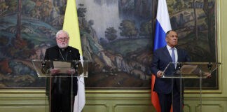 Ρωσία: Στη Μόσχα υπουργός Εξωτερικών του Βατικανού ζητά το τέλος του πολέμου στην Ουκρανία
