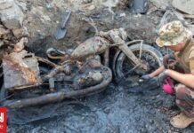 Σχεδόν άθικτη η μοτοσυκλέτα της Βέρμαχτ που αποκάλυψε η ξηρασία στον Δούναβη