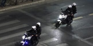Βρετανοί τουρίστες πιάστηκαν στα χέρια με οδηγό ταξί – Τρεις συλλήψεις