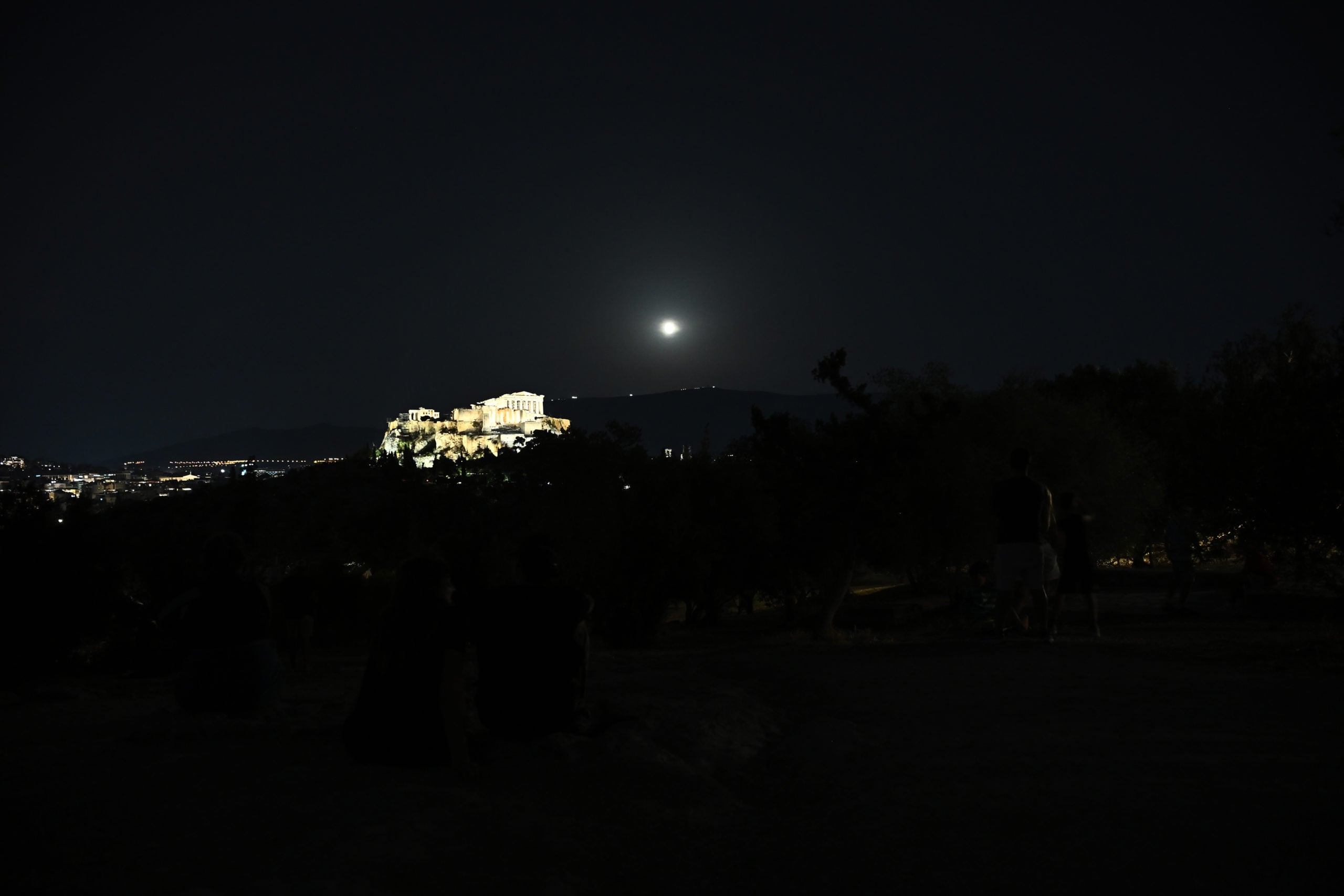 ΑΥΓΟΥΣΤΙΑΤΙΚΗ ΠΑΝΣΕΛΗΝΟΣ ΑΠΟ ΤΟΝ ΛΟΦΟ ΤΗΣ ΠΝΥΚΑ
