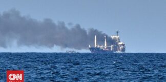 Η Μόσχα λέει ότι έπληξε πλοίο που μετέφερε όπλα για την Ουκρανία