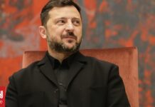 Ζελένσκι: Ρωσικά drones σκότωσαν τρίχρονο αγόρι και τους παππούδες του κοντά στο Κίεβο