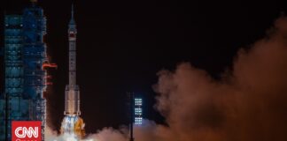 Κίνα: Η στιγμή που ο δορυφόρος ChinaSat-4B εκρήγνυται ένα λεπτό μετά την εκτόξευσή του