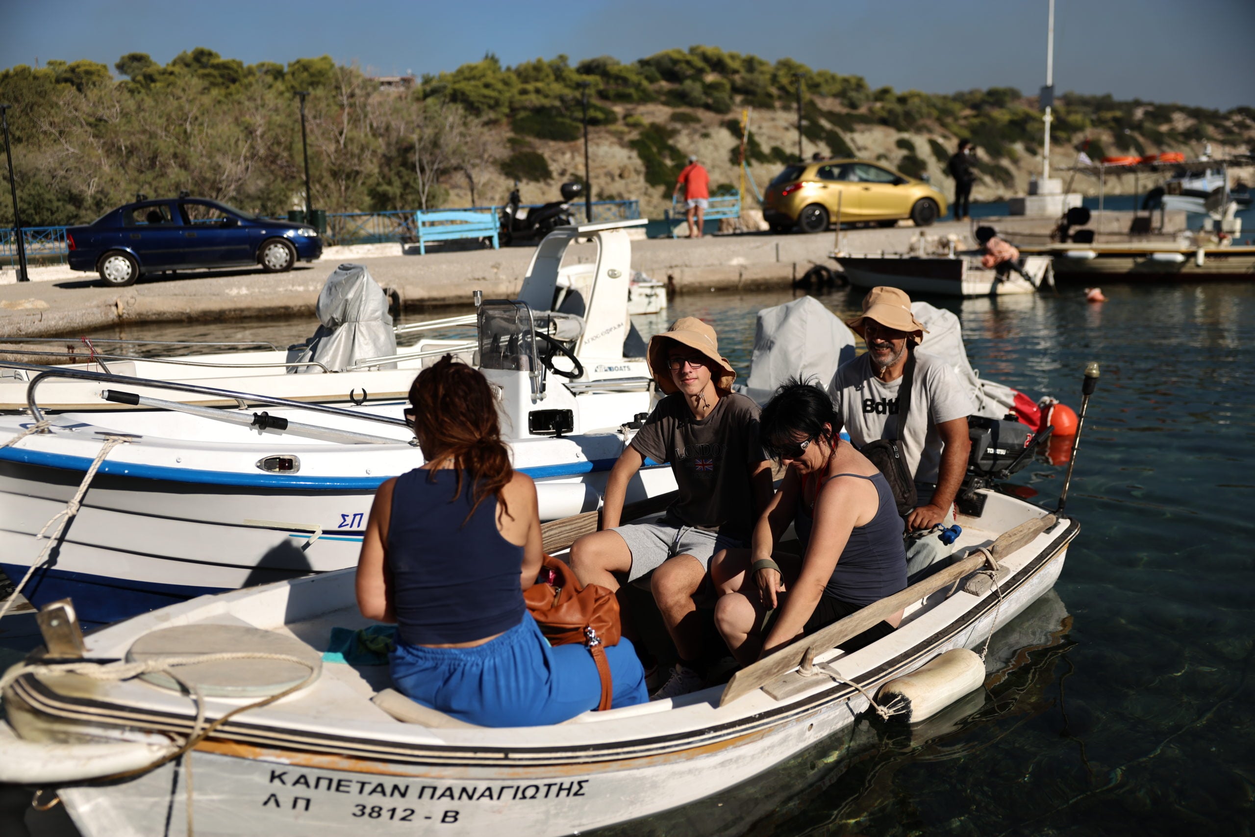 Σαλαμίνα, Φωτιές, απεγκλωβισμένοι, Σατερλί, Κολώνες 