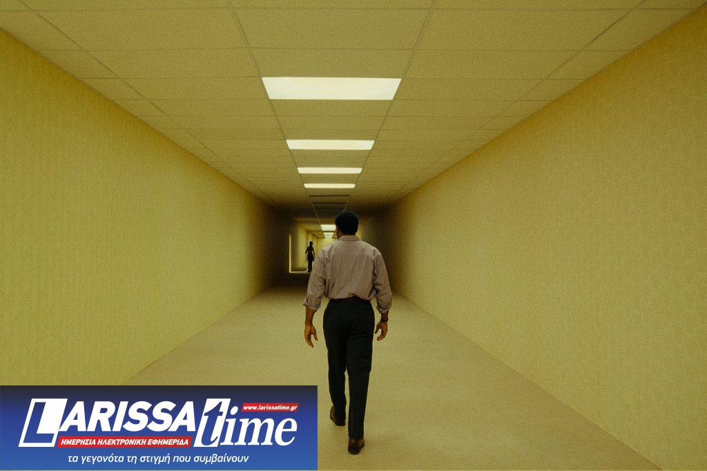 Ο δημιουργός του «Backrooms» Kane Parsons εξηγεί γιατί η μεγαλύτερη κινηματογραφική έκπληξη της χρονιάς στηρίζεται στην πρωτοτυπία της