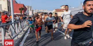 Μαζική εισροή μεταναστών στη Θέουτα: Η Ισπανία εντείνει τις προσπάθειες ταυτοποίησης των νεκρών