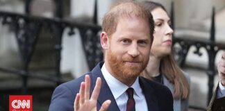 Βρετανία: Ο πρίγκηπας Χάρι και ο Έλτον Τζον θα καταβάλλουν 9,5 εκ. στον εκδότη της «Daily Mail»