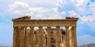 ΥΠΠΟ για τον ανελκυστήρα της Ακρόπολης: «Η διακοπή με ανέμους άνω των 5 μποφόρ είναι μέτρο ασφαλείας, όχι βλάβη»