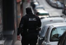 «Μπόνι και Κλάιντ» ρήμαξαν ψιλικατζίδικο και πήραν… 120 παγωτά