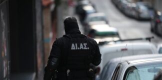 «Μπόνι και Κλάιντ» ρήμαξαν ψιλικατζίδικο και πήραν… 120 παγωτά