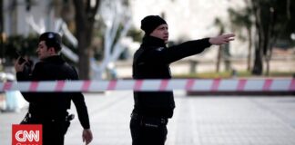 Βρετανία: Αίτημα 31.000 πολιτών για δημόσια έρευνα μετά τον θάνατο του καθηγητή του Κέιμπριτζ