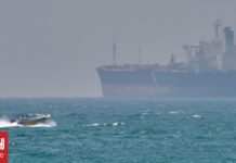 Πολεμικές ιαχές από ΗΠΑ και Ιράν – Η D – day του Τραμπ και η «ετοιμοπόλεμη» Τεχεράνη