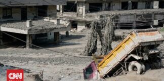Μάχη με το χρόνο δίνουν οι διασώστες στο Νεπάλ – 180 οι νεκροί, στους 1.500 οι αγνοούμενοι
