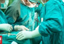 Επιτυχής η πρώτη εγχείρηση με τη βοήθεια ΑΙ – Αφαιρέθηκε όγκος από ασθενή που έχανε την όρασή του