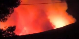 Εκκενώνεται η Ψάθα – Οδηγία του 112 για Αλεποχώρι και Μέγαρα
