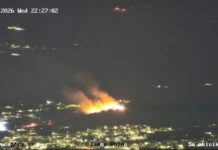 Περιορίστηκε η πυρκαγιά στα Αϊβαλιώτικα