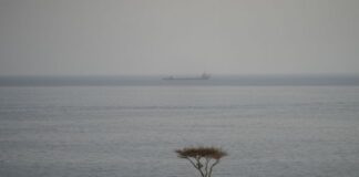 Το Ιράν αξιώνει οι ΗΠΑ να δεχτούν όλους τους όρους του για να ανοίξουν ξανά τα Στενά του Ορμούζ