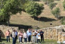Στις Πρέσπες η υπουργός Πολιτισμού – Νέα έργα για την προστασία και την ανάδειξη της πολιτιστικής κληρονομιάς