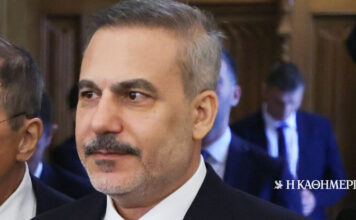 Εντός και Εκτός: Σκληρή γραμμή στο Κυπριακό από τον Φιντάν
