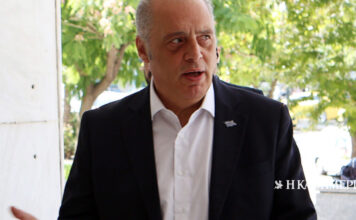 Θεωρείο: Η ψείρα στο πέτο