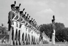 «Όχι σε αξύριστους και υπέρβαρους» – Πώς η τυπολαγνεία στο στράτευμα οδηγεί σε ταπεινωτικές ήττες