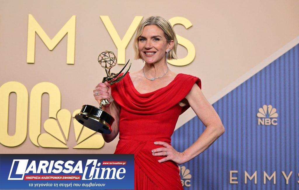 Emmy: Το «Widow’s Bay» έγραψε ιστορία με 14 βραβεία, καλύτερη δραματική σειρά το «The Pitt» – Ρεκόρ για τον Μάθιου Ρις, και 5η διάκριση για τη Ζαν Σμαρτ