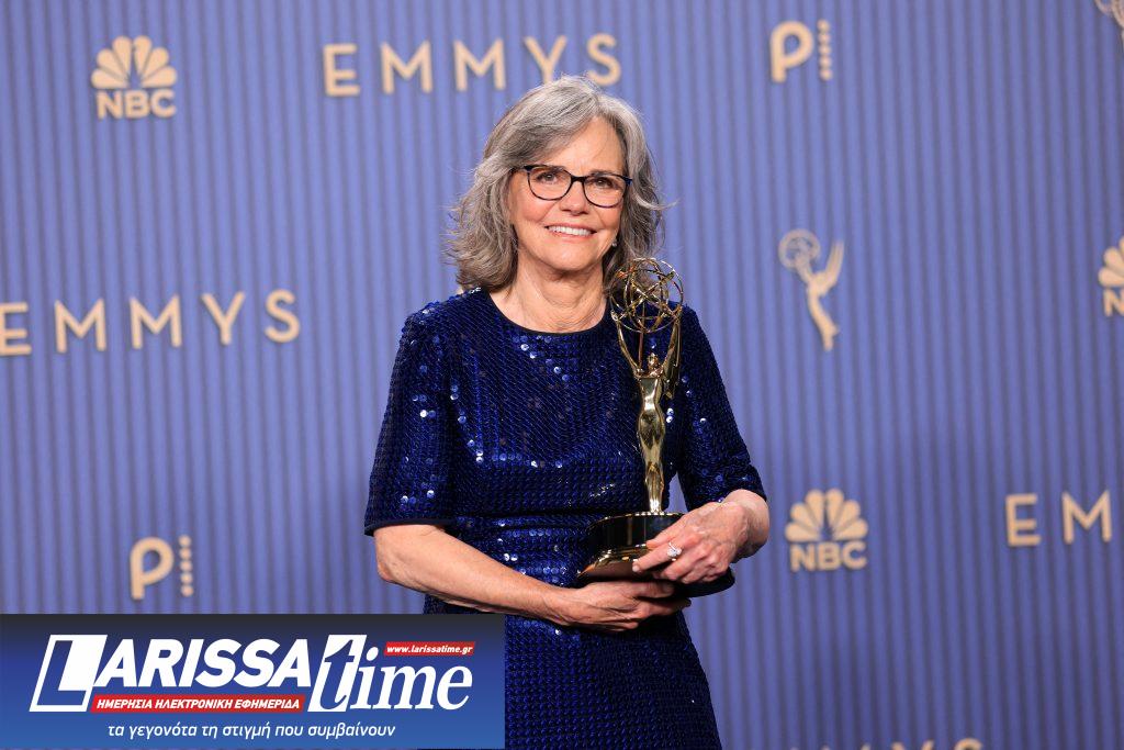 Emmy: Το «Widow’s Bay» έγραψε ιστορία με 14 βραβεία, καλύτερη δραματική σειρά το «The Pitt» – Ρεκόρ για τον Μάθιου Ρις, και 5η διάκριση για τη Ζαν Σμαρτ