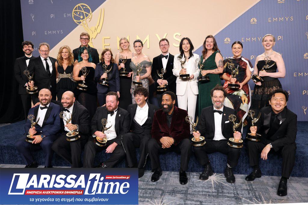 Emmy: Το «Widow’s Bay» έγραψε ιστορία με 14 βραβεία, καλύτερη δραματική σειρά το «The Pitt» – Ρεκόρ για τον Μάθιου Ρις, και 5η διάκριση για τη Ζαν Σμαρτ