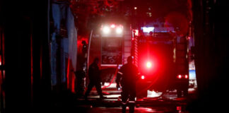 Πυρκαγιά σε κατάστημα με υφάσματα – Μεγάλες ζημιές στην επιχείρηση