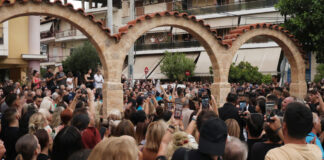 Συνελήφθη άνδρας κατά τη διάρκεια της αγρυπνίας για τον Γιώργο Μαζωνάκη