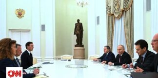 Ρωσικά ΜΜΕ: Το αεροπλάνο με τους απεσταλμένους του προέδρου των ΗΠΑ προσγειώθηκε στη Μόσχα