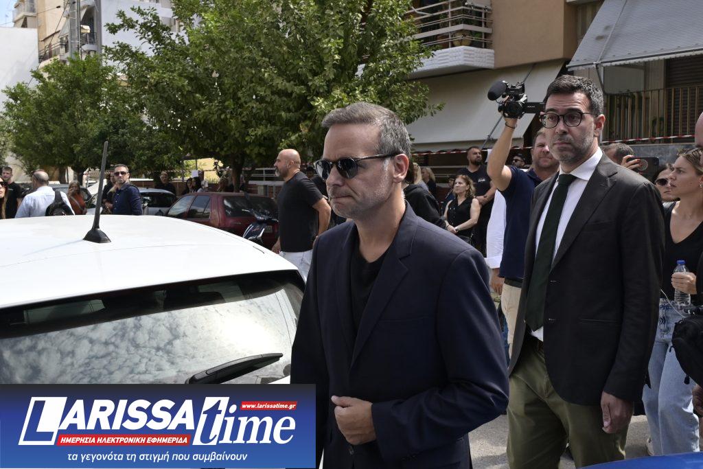 Γιώργος Μαζωνάκης: Στη Νίκαια η εξόδιος ακολουθία – Παρουσία καλλιτεχνών και πλήθους κόσμου (Live)