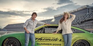 Days of Thunder: Ο Τομ Κρουζ ανακοινώνει τη νέα ταινία, με την Αν Χάθαγουεϊ στο Daytona International Speedway