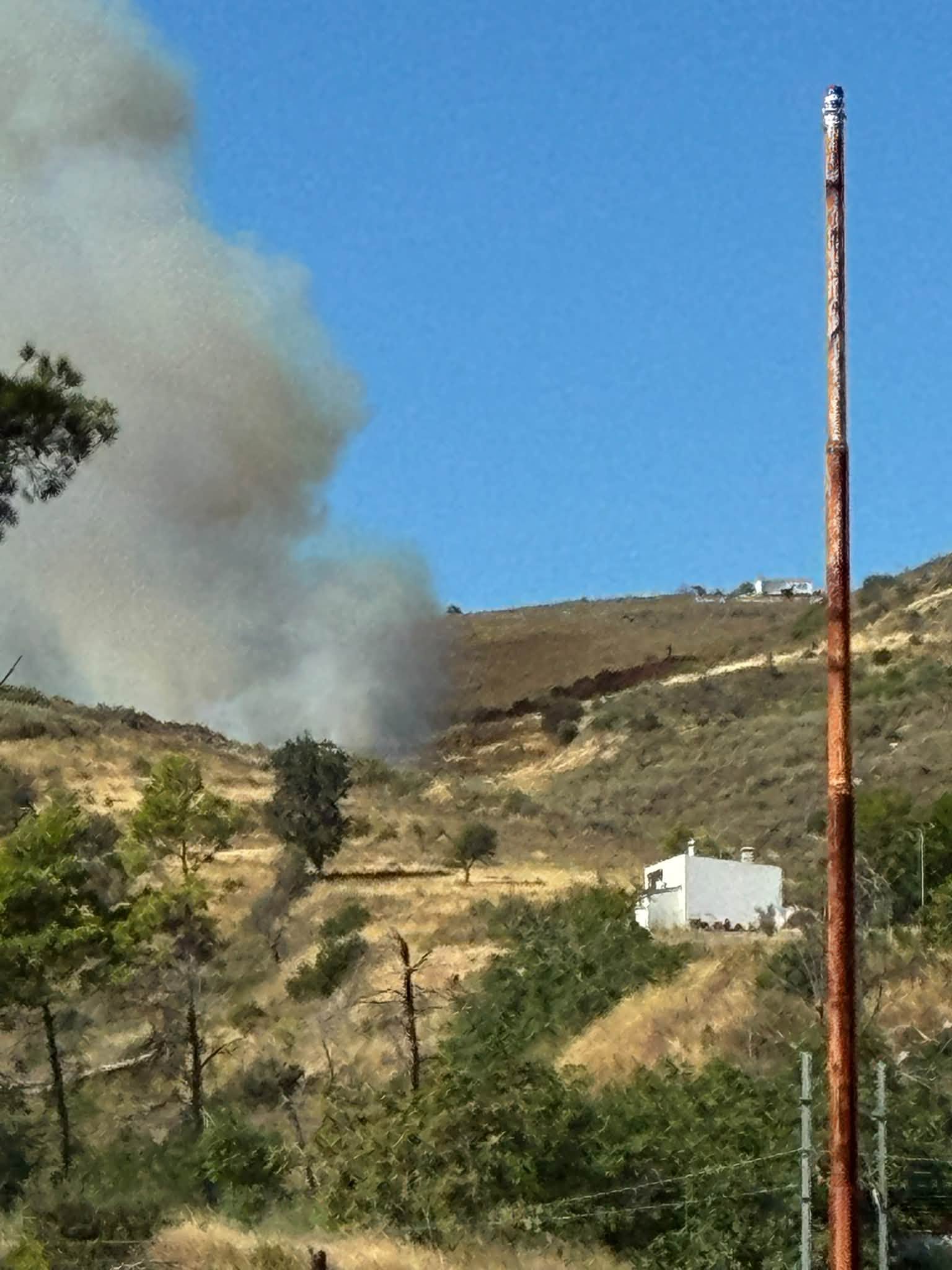 Φωτιά στη Δροσοπηγή Αφιδνών