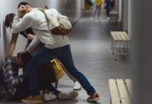 Θεσσαλονίκη: Ανήλικοι ξυλοκόπησαν συμμαθητή τους και του πέταξαν πέτρα