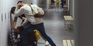 Θεσσαλονίκη: Ανήλικοι ξυλοκόπησαν συμμαθητή τους και του πέταξαν πέτρα