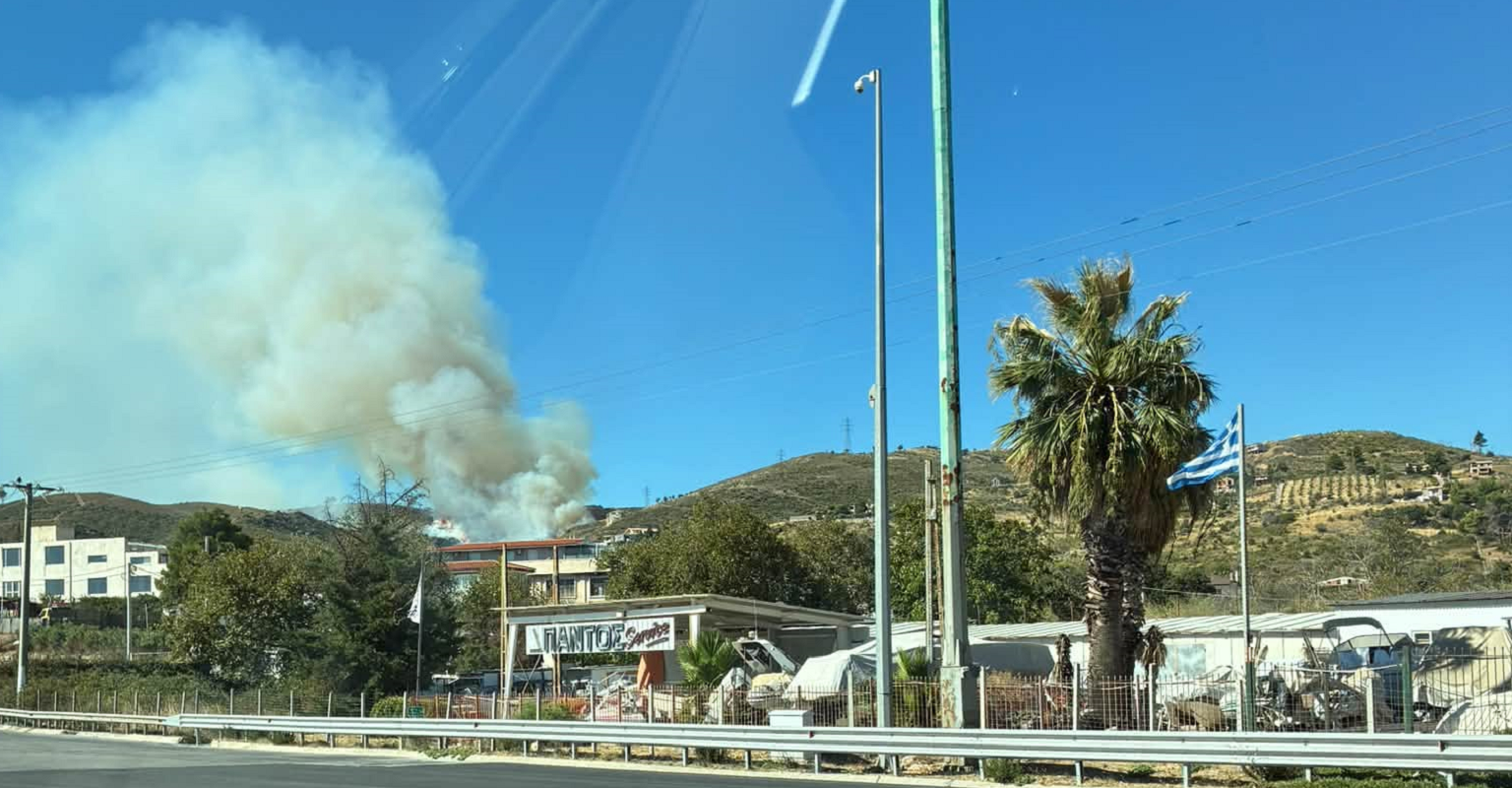 Φωτιά στη Δροσοπηγή Αφιδνών