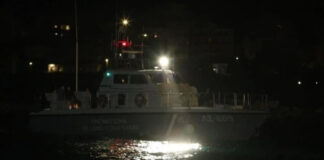 Εντοπίστηκαν 71 μετανάστες σε λέμβο νότια του νησιού