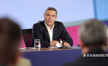 «Παράθυρο» Τσίπρα για συνεργασία με το ΠΑΣΟΚ