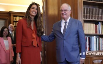 Την Αμάλ Κλούνεϊ υποδέχθηκε στο Προεδρικό Μέγαρο ο Κωνσταντίνος Τασούλας – Εικόνες